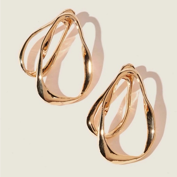 NWT Gold oval earrings - Picture 2 of 3